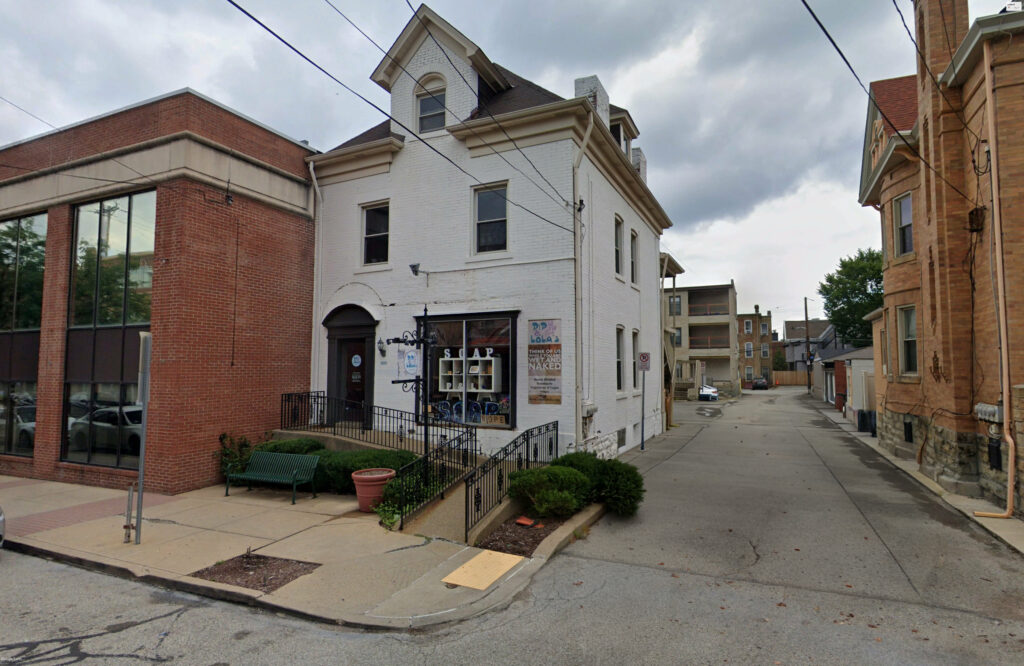 809 Ivy Street